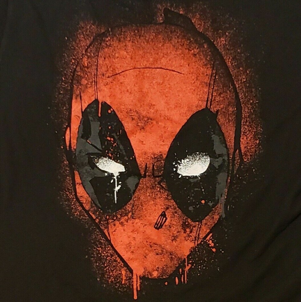 Deadpool T-Shirt Medium Mask Portrait Dripping Paint FLAWED Marvel Comics (G)