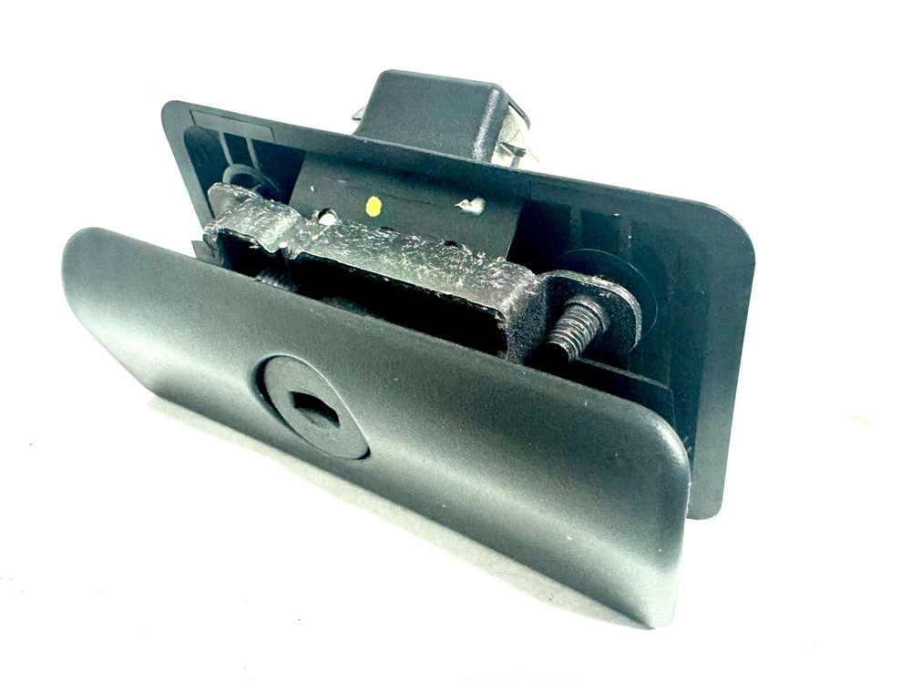 Glove Box Latch Lock BMW 325 328 330 M3 335 X3 X5 E39 E46 E60/61 E9X E53 E83 E90