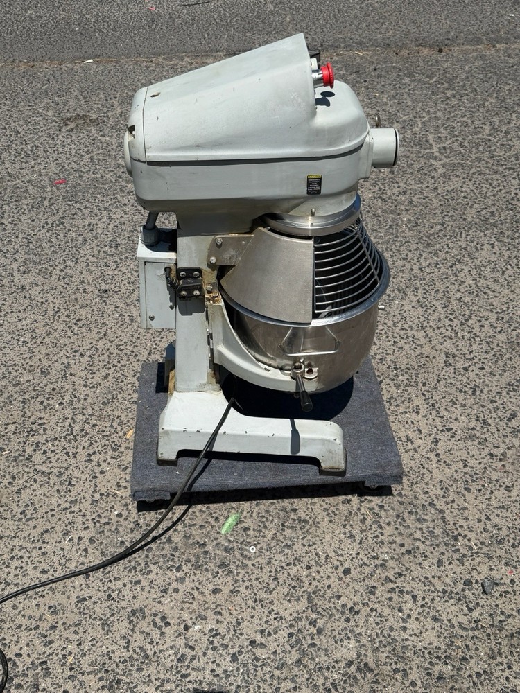 Globe SP20 | 20Qt Commercial Planetary Mixer – Includes Bowl & Hook Attachment