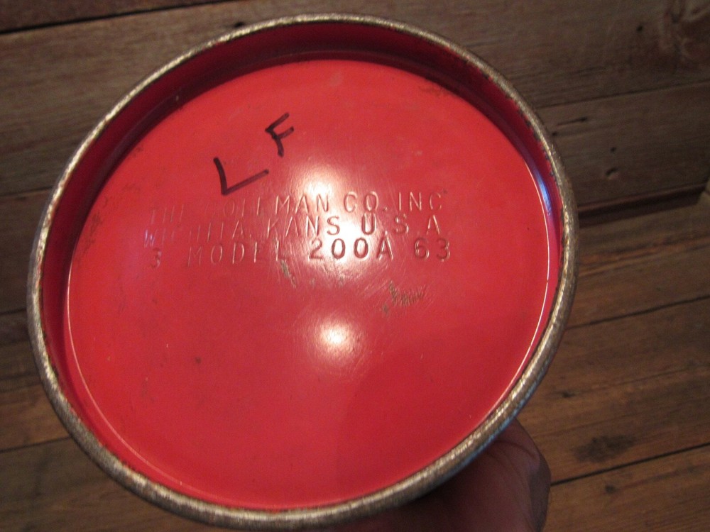 Vintage Red Coleman Single Mantle Lantern Model 200A Dated 3/63