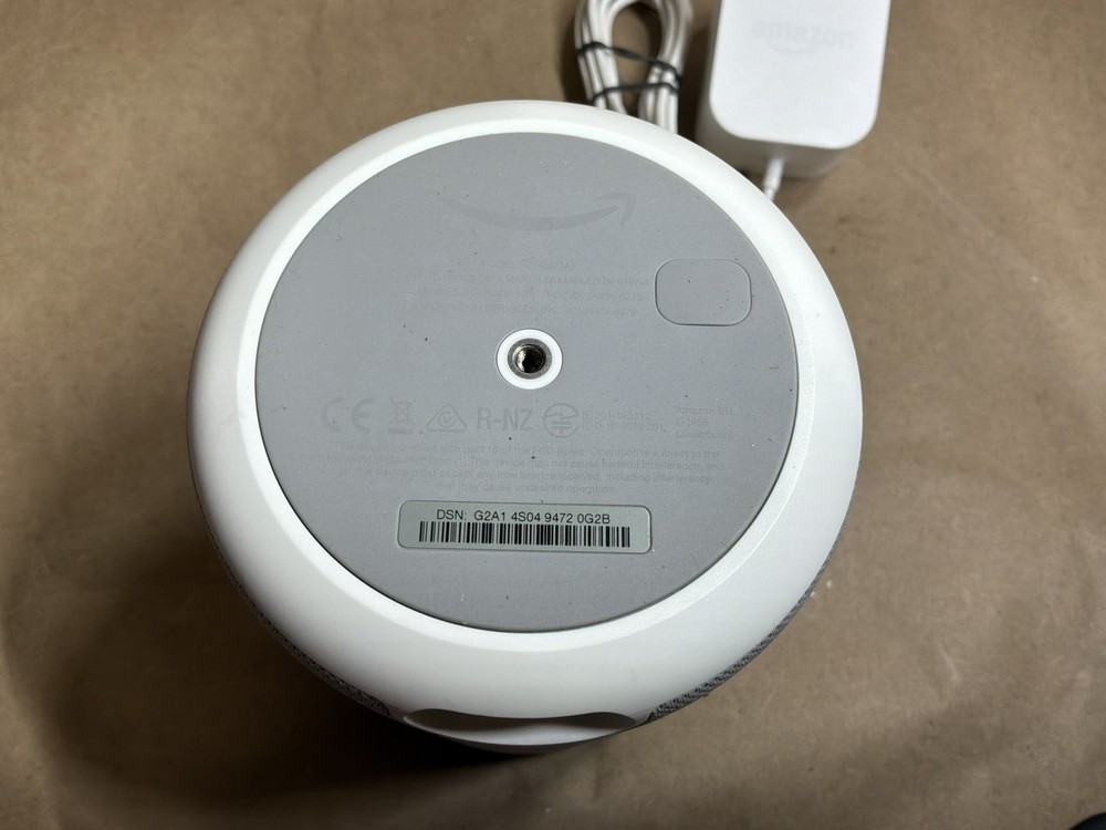 Amazon Alexa Echo 3rd Gen R9P2A5 Smart Speaker White