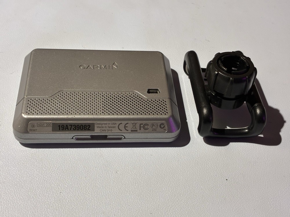 Garmin nüvi 200 Portable GPS Navigator - Tested & Working - Partial Mount