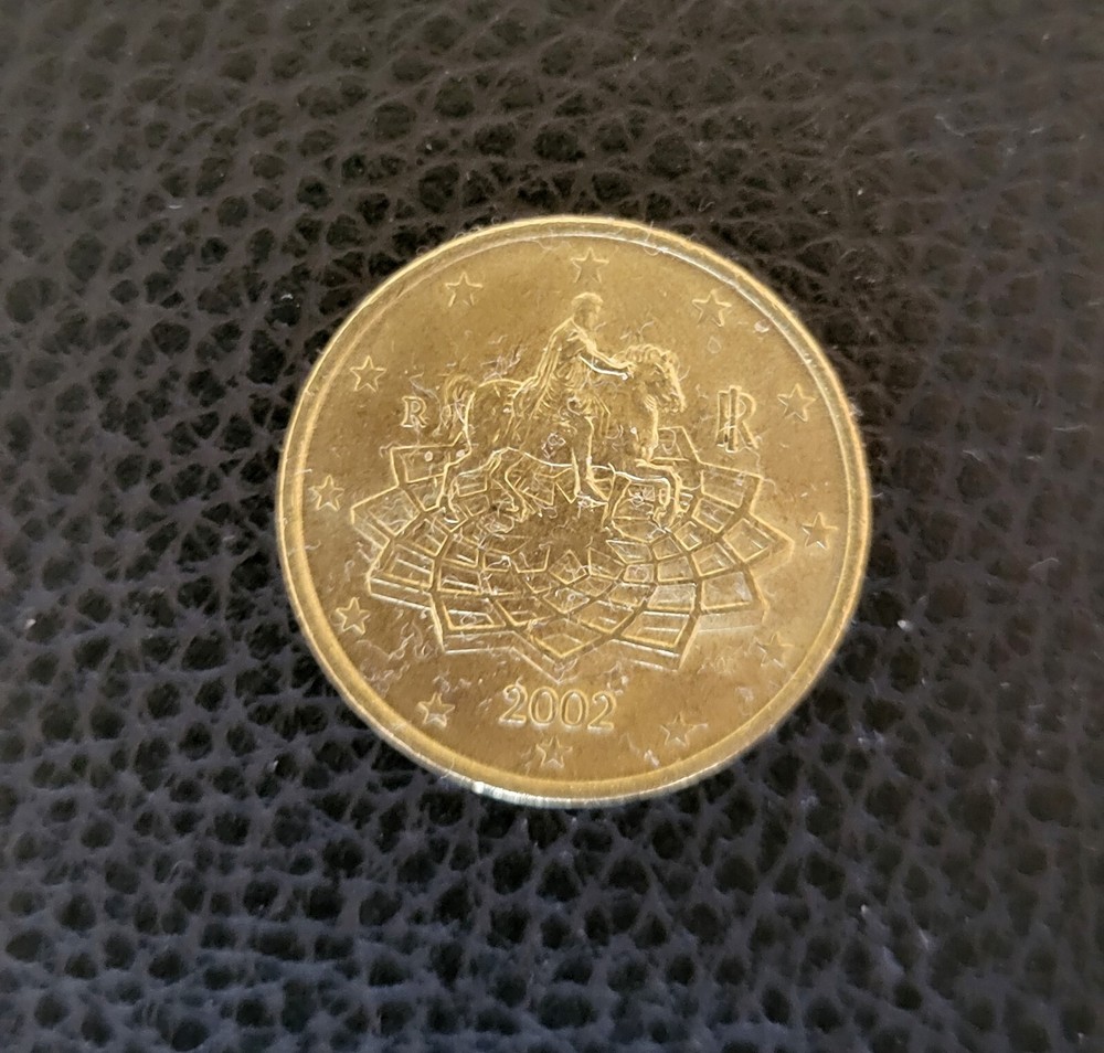 Rare 50 cent coin with beautiful motif on reverse