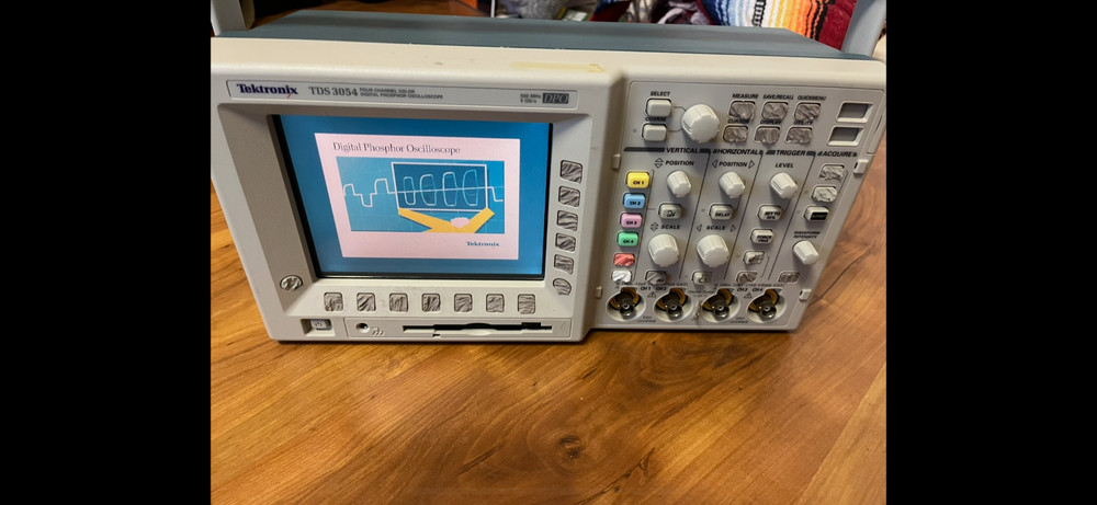 TEKTRONIX TDS3054 (4-Channel, with error)