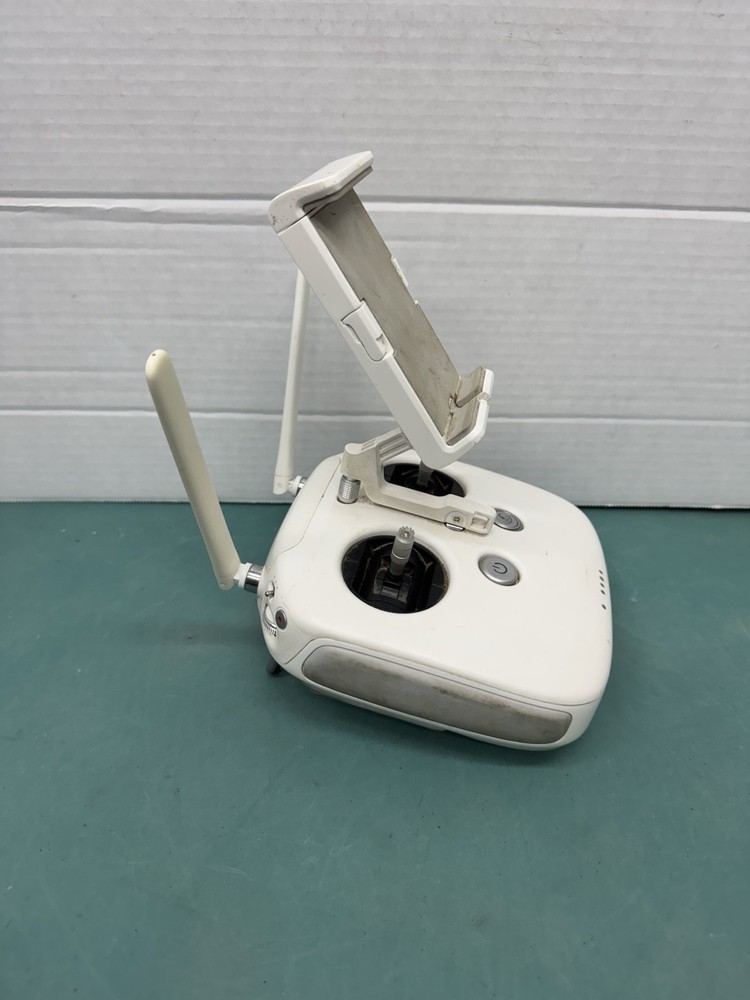 DJI Phantom 3 Remote Controller – Official OEM Part GL300B UNTESTED FO PARTS