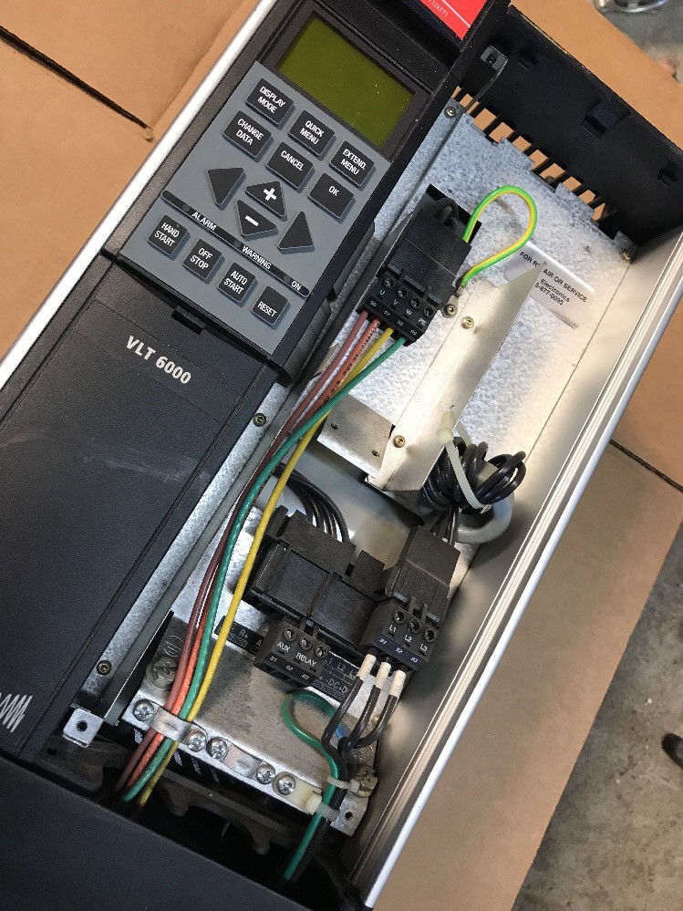 DANFOSS VLT 6004 2.2kW 3.0HP VARIABLE SPEED DRIVE GT4CN1STR3DLF00A00C0 175Z7282