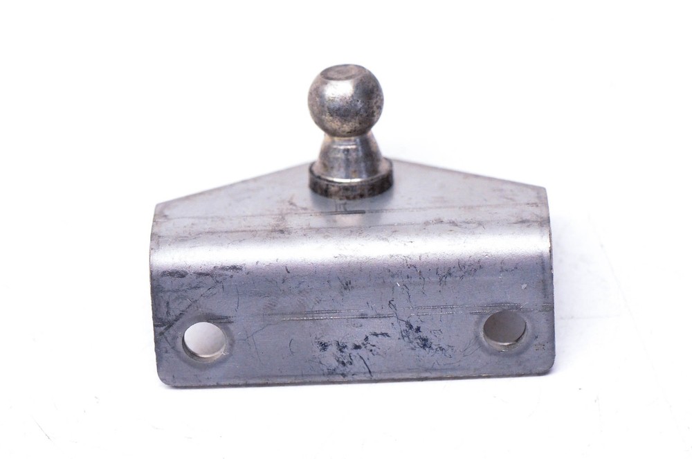 Aftermarket 204071700 Shock Support Bracket