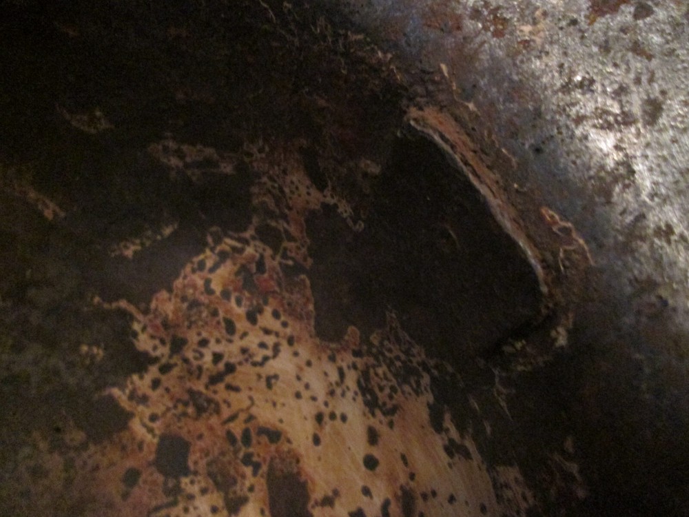 VINTAGE OLD WAR HELMET