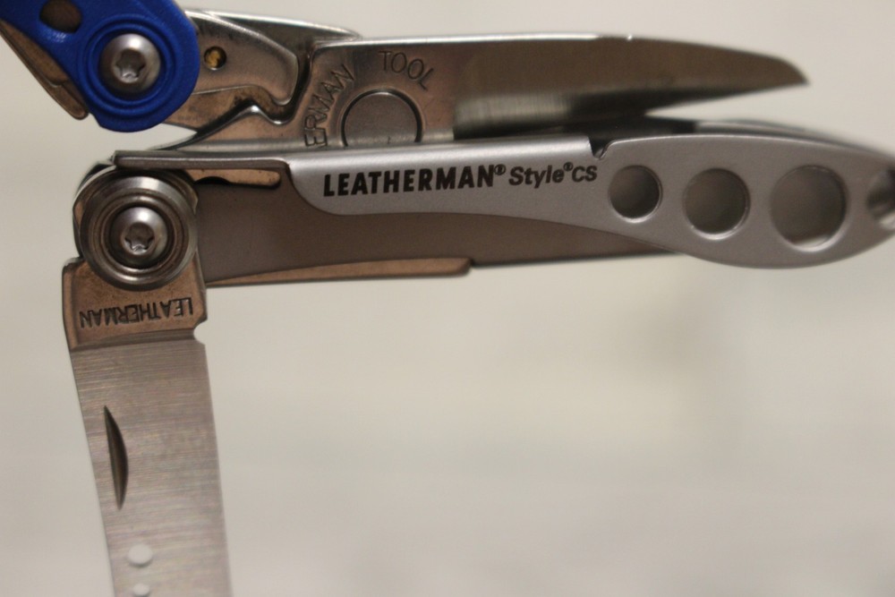 Leatherman Style CS 44-60 Multitool with K2 Flashlight - Used