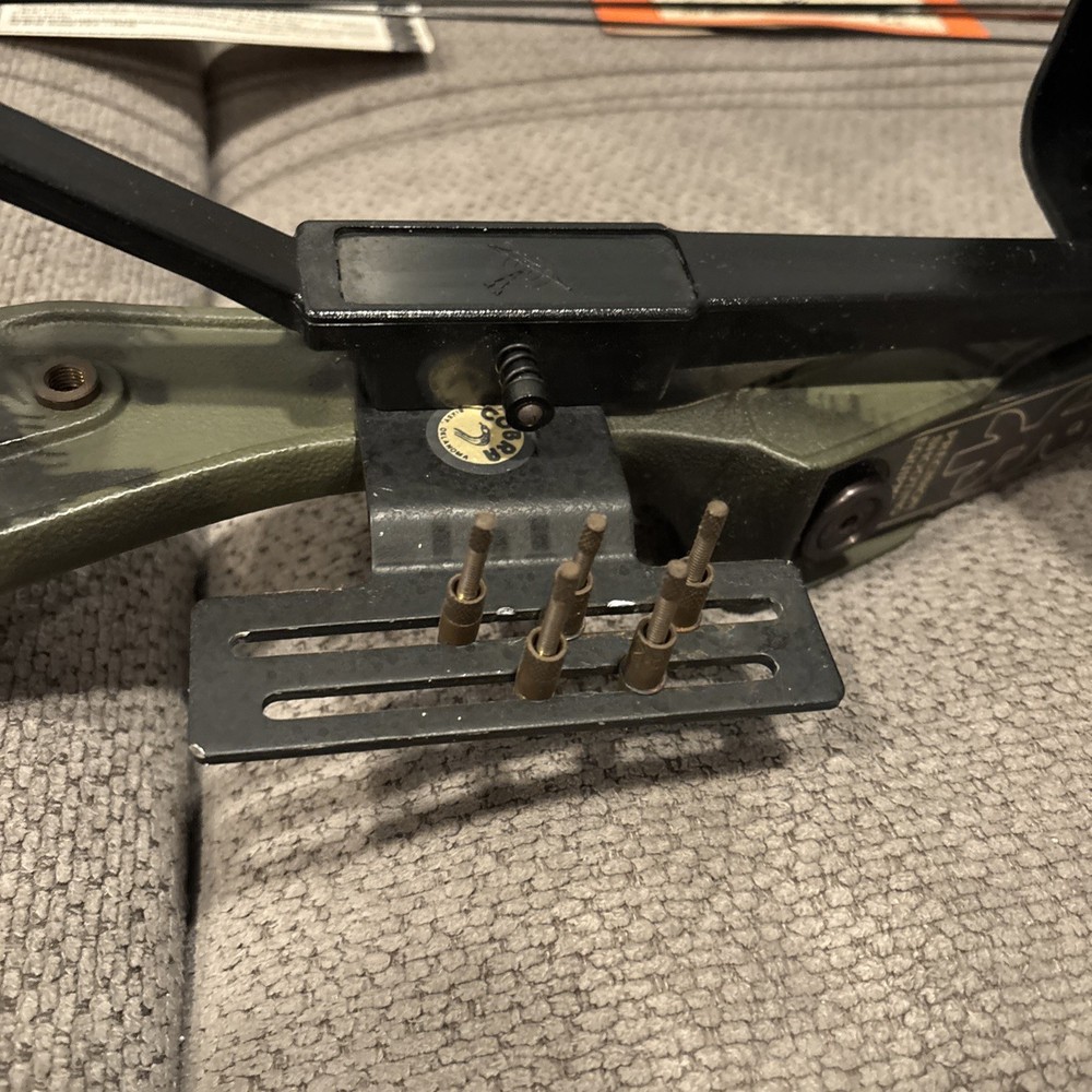 PSE Elite Graphite Compound Bow RH Cobra Sights With Manuals