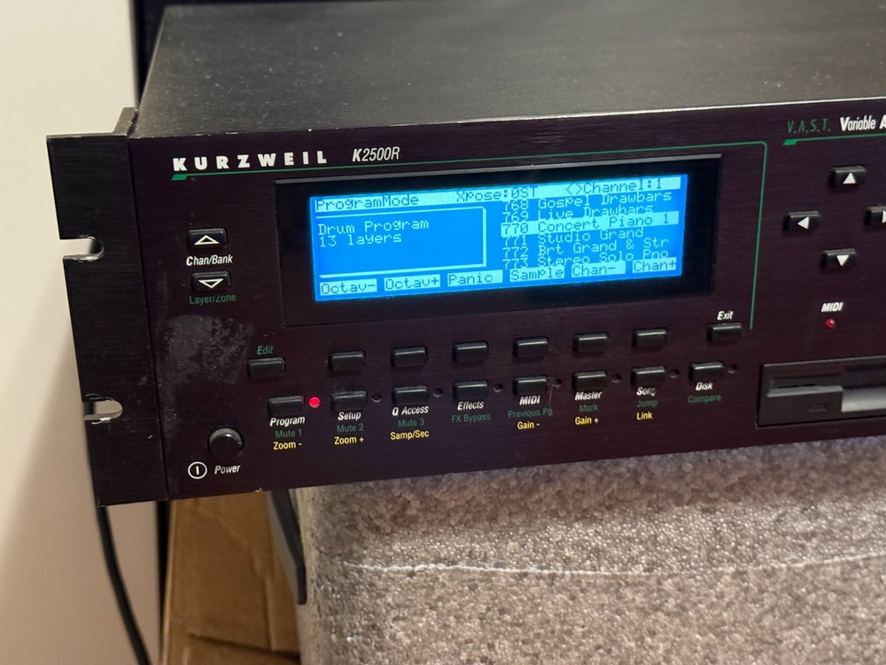 KURZWEIL K2500R Sampler V.A.S.T. Variable Architecture Synthesis