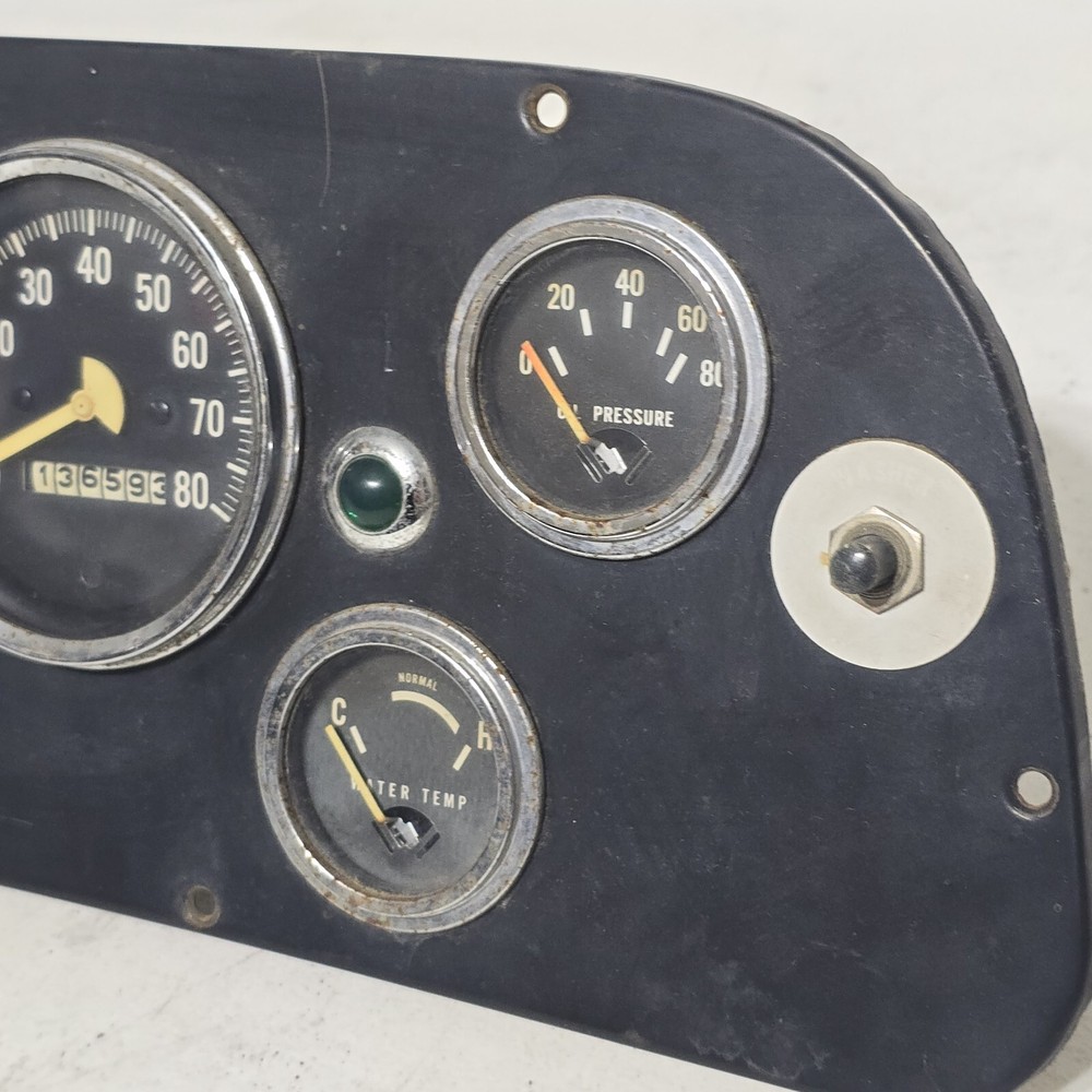 International 1700 LOADSTAR Speedometer Instrument Cluster - COMPLETE NICE!