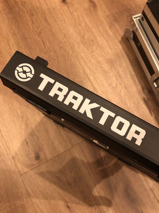 NATIVE INSTRUMENTS TRAKTOR KONTROL S4 DJ Controller NI Tractor Control