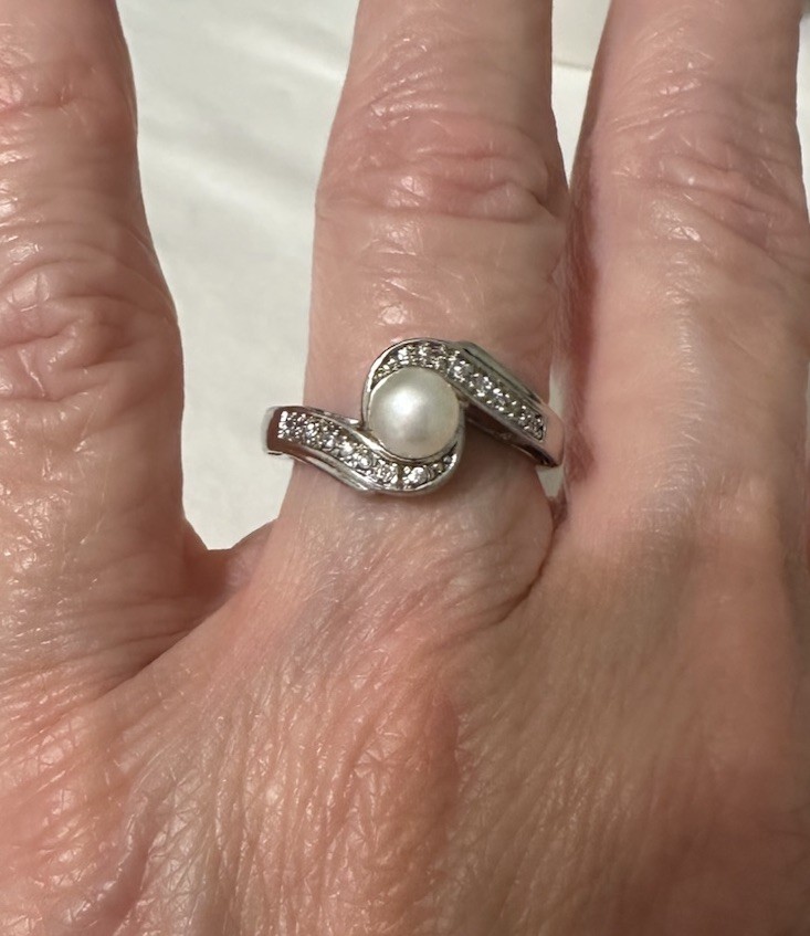 STERLING SILVER PEARL & CZ BYPASS SETTING RING SIZE 7