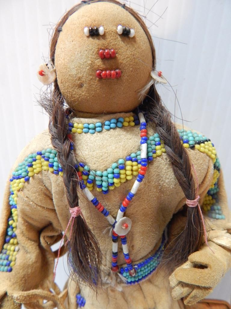 ANTIQUE VINTAGE PIKUNI BLACKFEET PLAINS INDIAN BEADED DOLL - LOTS OF DETAIL