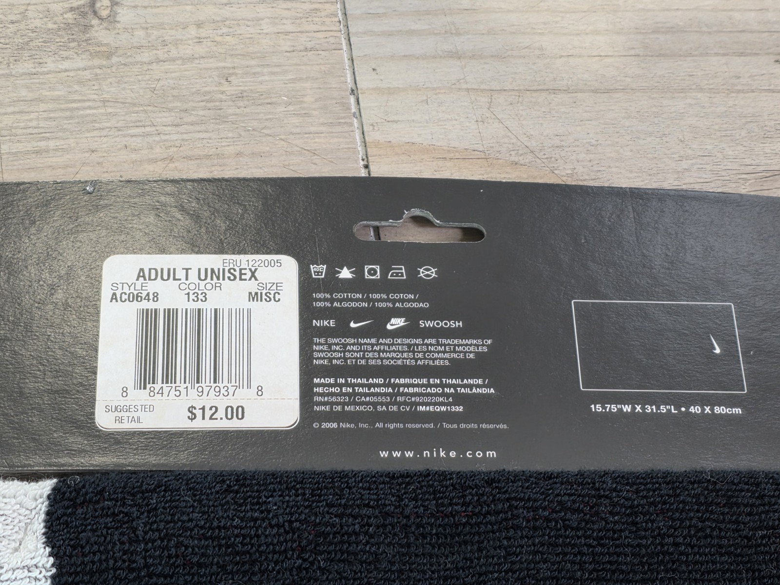 NEW 2006 Nike Sport Towel Black/Red/White AC0648 133