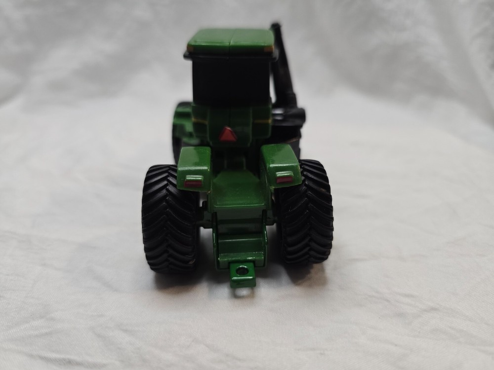 ERTL John Deere Tractor 1:64 - D0520YL01