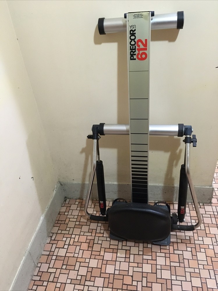 Precor USA 612 Rowing Machine 525140