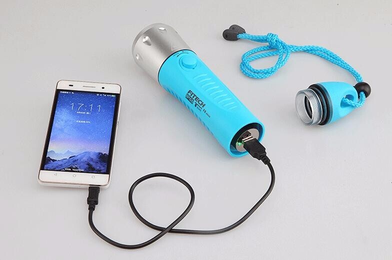 F8 Professional Diving 800LM LED Flashlight 7800mAh Rechargeable Torch Light