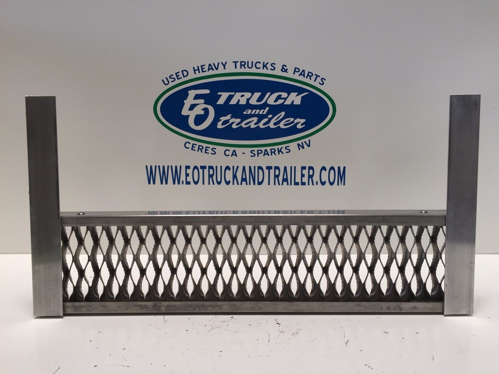 Peterbilt DPF Box Bottom Replacement Step Kit - 388 389 386