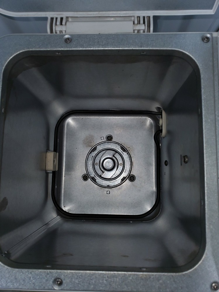 Regal Kitchen Pro Breadmaker K6743 Kitchen Appliance Auto Bread Machine - WORKS!