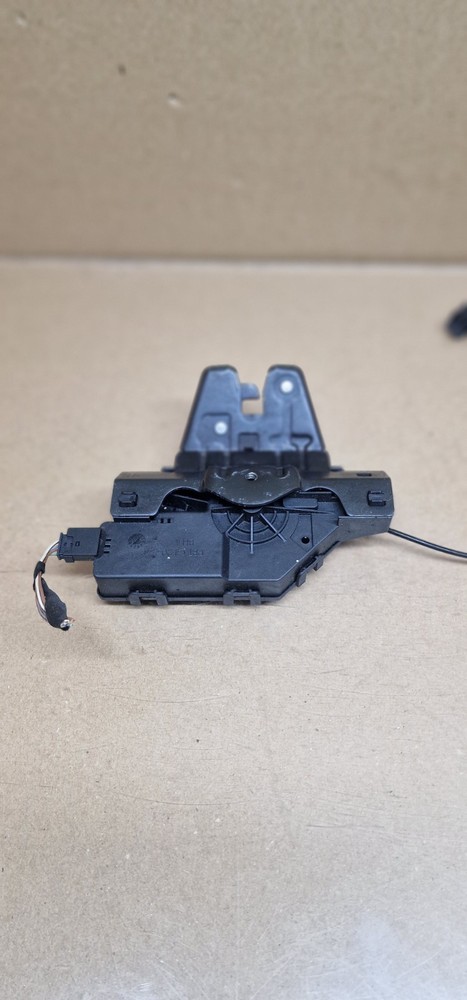 BMW 1 3 5 Series E60 E81 E87 E90 E92 Trunk Lid Lock 7840617