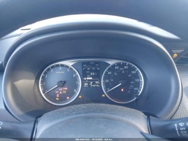 KICKS 2023 Glove Box 4893839