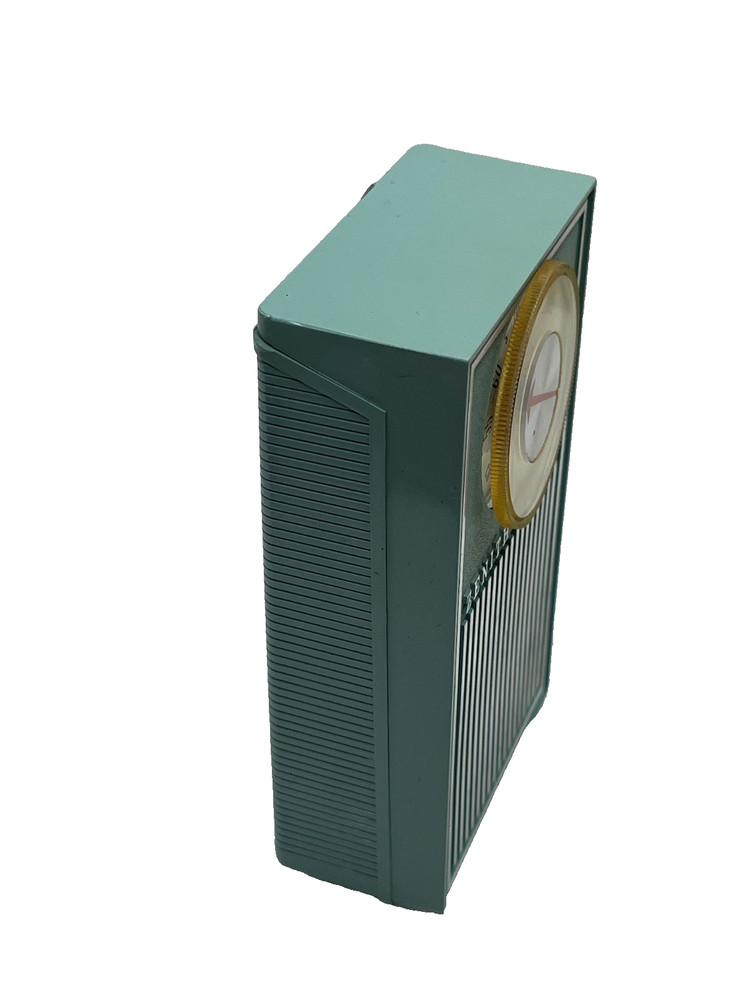 Zenith Royal 40 Transistor Radio ( TESTED )