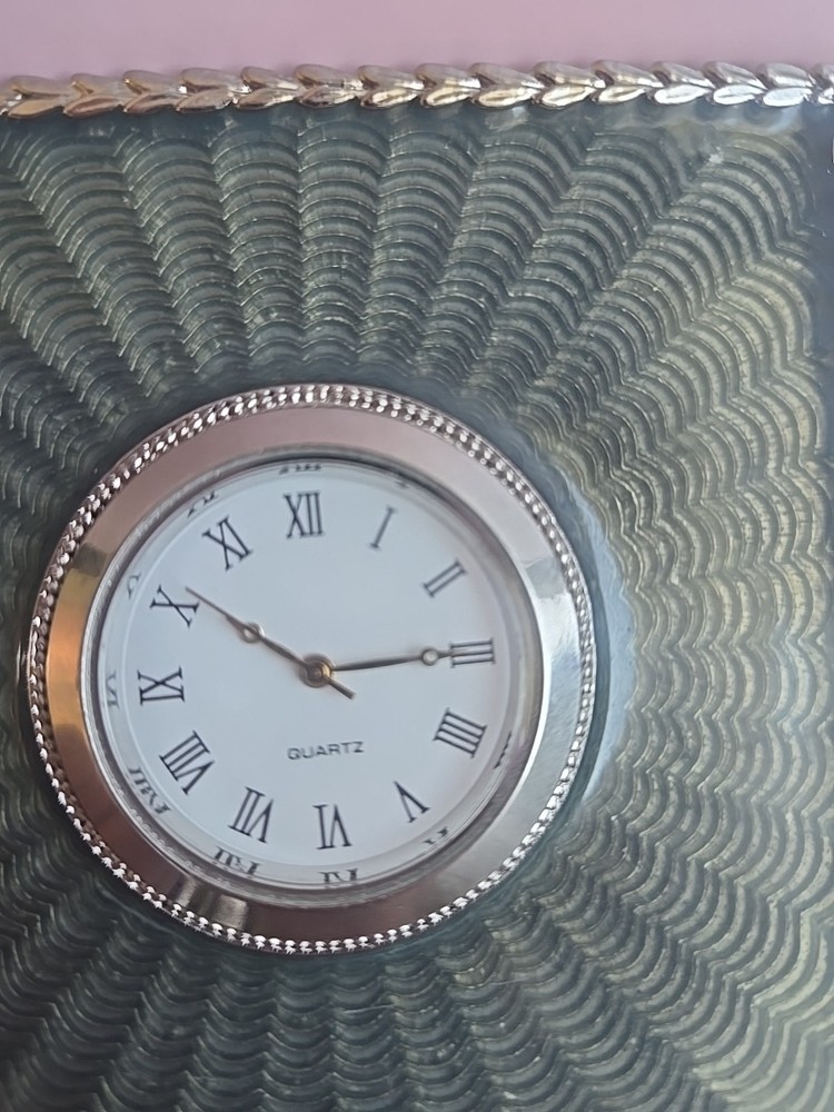 Quartz Table Clock (Miniature)