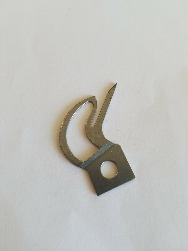 *NOS* 239715-SINGER-THREAD PULLER FOR SEWING MACHINES-FREE SHIPPING*