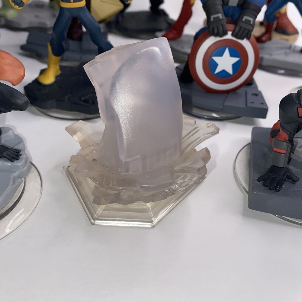 Disney Infinity Marvel 17 Piece Lot