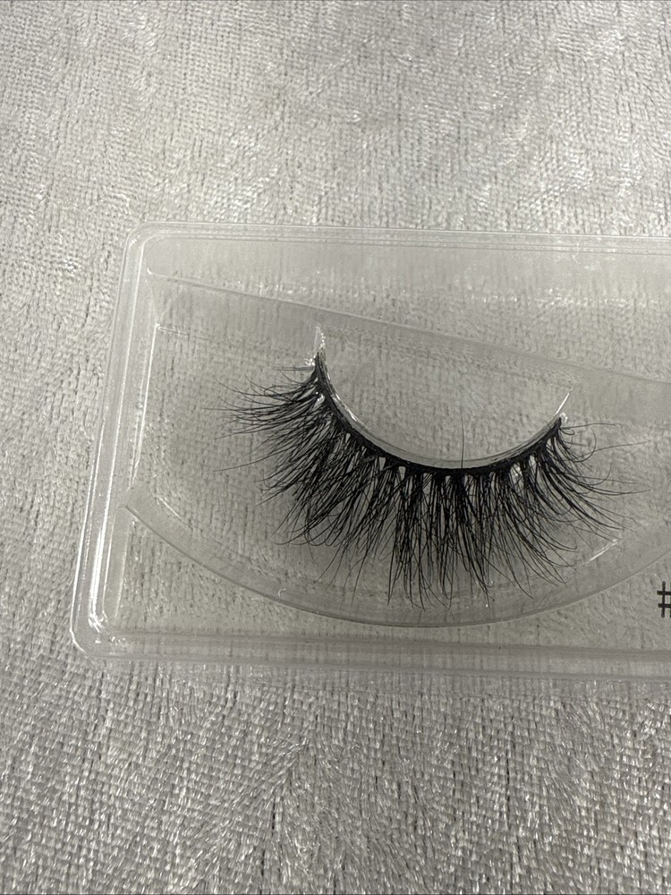 false eyelashes #34A