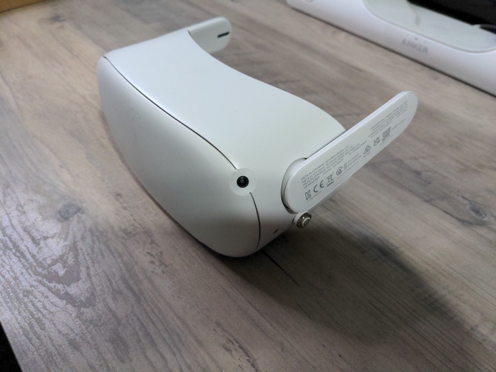 Oculus Meta Quest 2 VR Headset 128GB + Controller Pair + Anker Charger