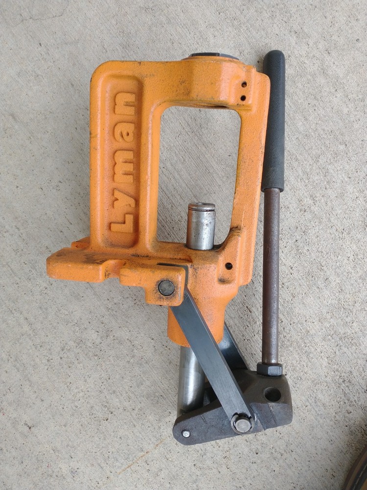 LYMAN ORANGE CRUSHER RELOADING PRESS CAST IRON SINGLE STAGE
