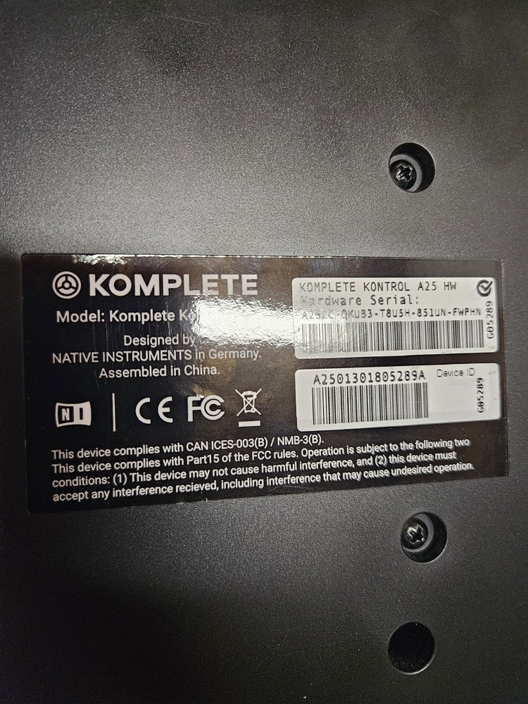 Native Instruments Komplete Kontrol A25 25-Key Keyboard Controller