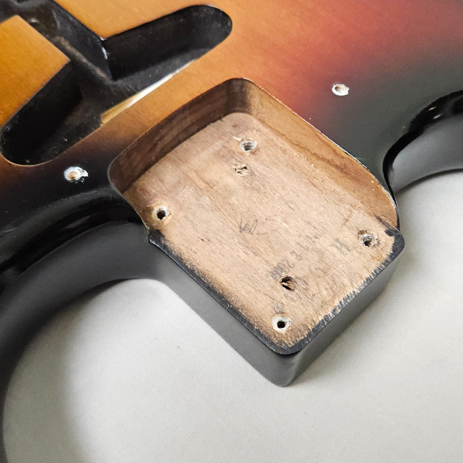 Fender USA Highway One Strat Alder Body Sunburst Satin Nitro Electric Guitar