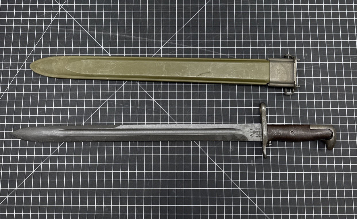 Excellent 16” WWII US Military Model 1942 AFH Rifle Bayonet  + Scabbard A1