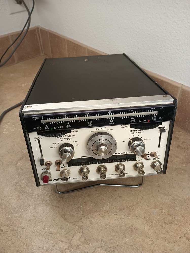 Wavetek Model 2001 Sweep Signal Generator, Powers On - Untested