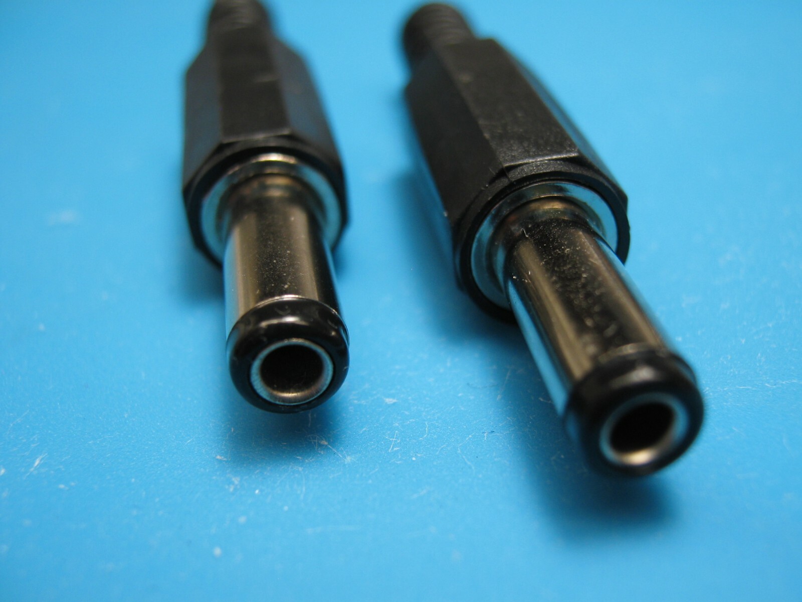 Two 5.5mm x 2.5mm/2.1mm Coaxial DC Power Plug Solder Terminals 14mm Barrel CCTV