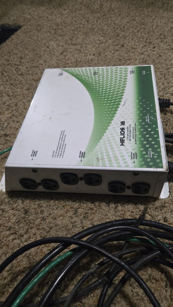 Titan Controls Helios 18, 12-Light 240 Volt Controller