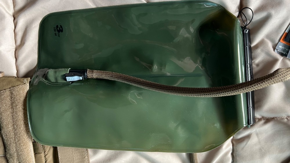 New Source Tactical Razor 3L Low Profile Hydration Pouch COYOTE WITH EXTRAS