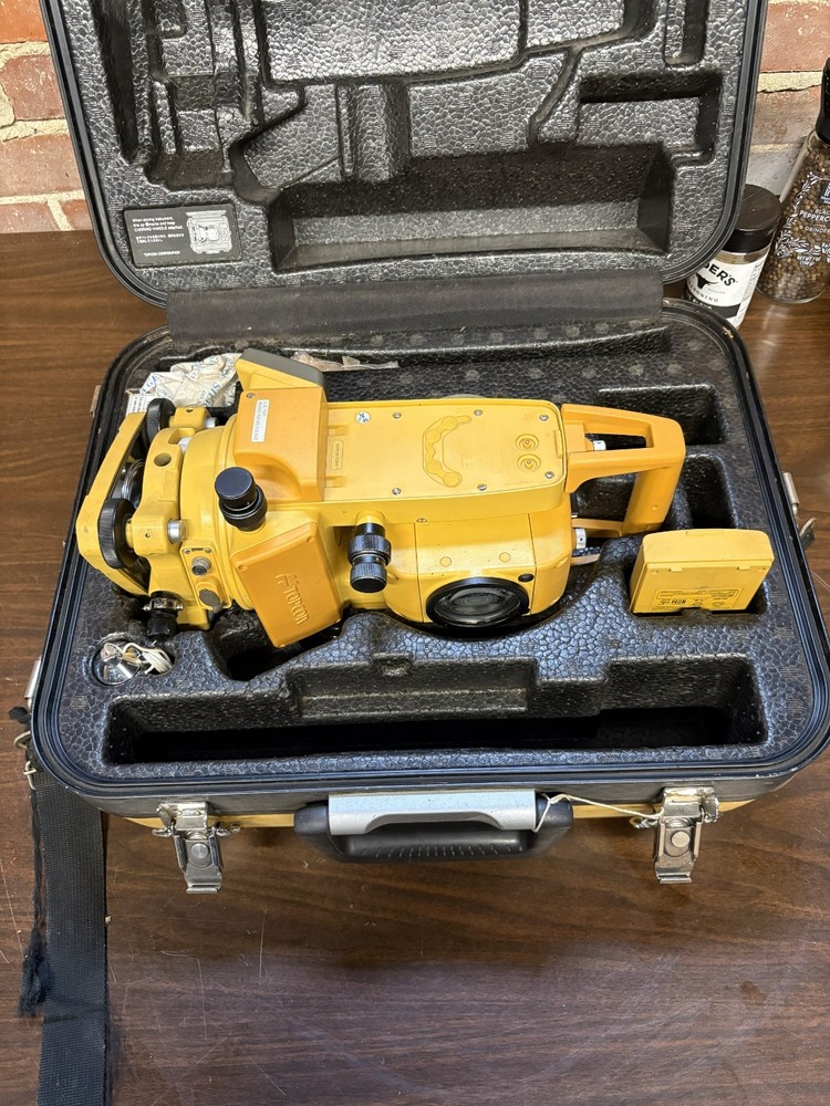Topcon 3005 Reflectorless Total Station
