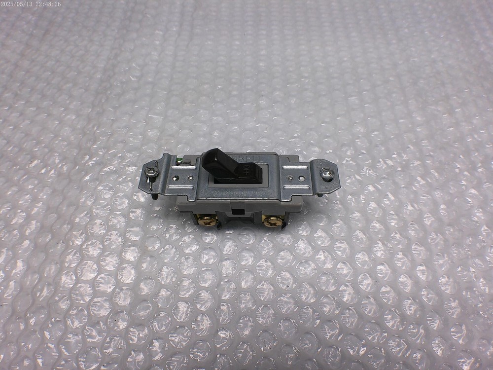 HUBBELL SWITCH 120-277VAC UNMP