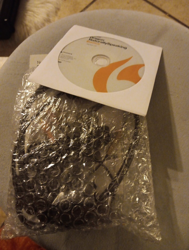 Nuance Dragon NaturallySpeaking 13 Basics Speech Recognition Software W/ Headset