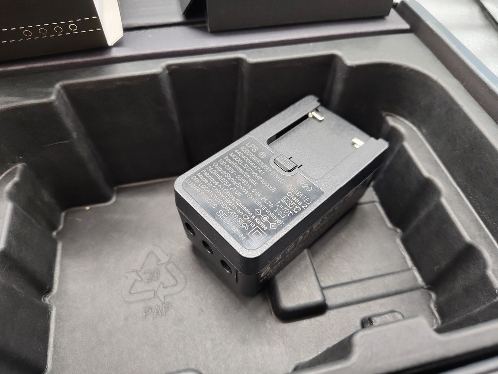 Philips Hue Play HDMI Sync Box 8K UNTESTED (Missing Power Cable)