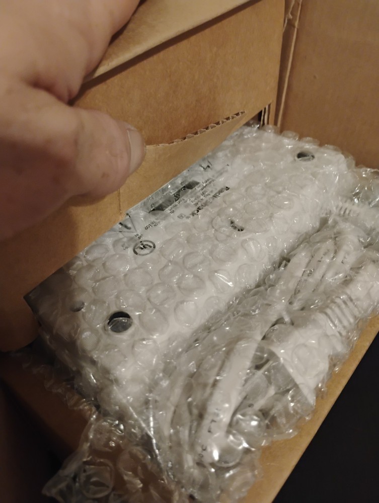 RadioShack Three Station Wireless Intercom FM Plug n Talk 43-490 Never Used