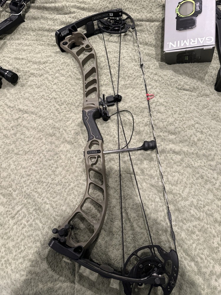 Prime Inline 3 Compound Bow - 29” draw length - Hunter Green (Right Hand)