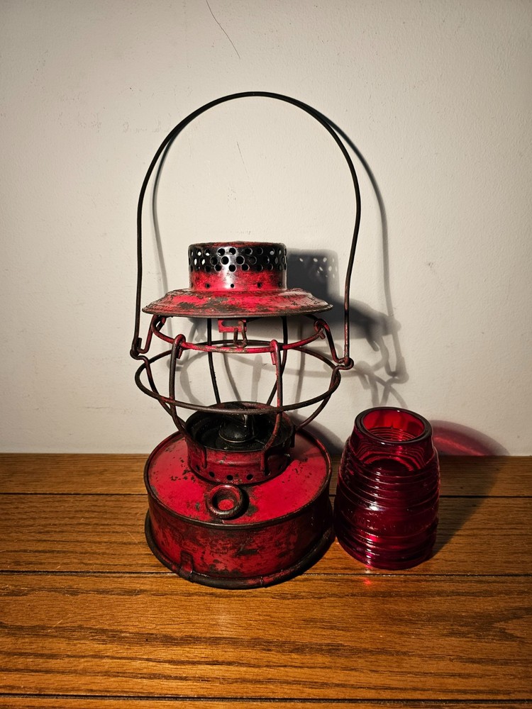 VINTAGE HANDLAN ST LUIS RAILROAD LANTERN