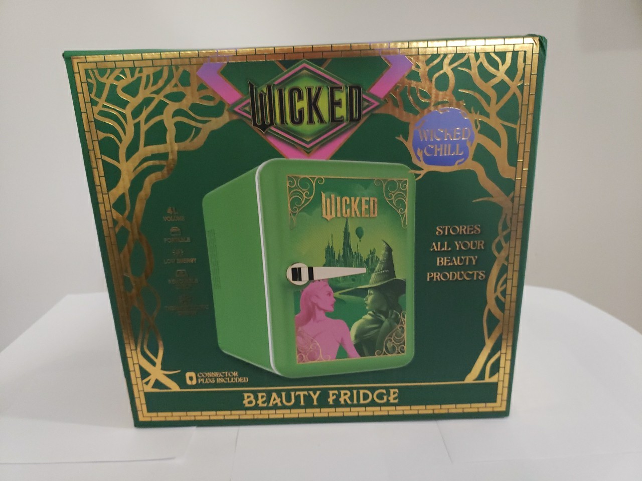 Movie Wicked Chill Beauty Or Snacks Fridge Low Energy Portable Elphaba & Glinda