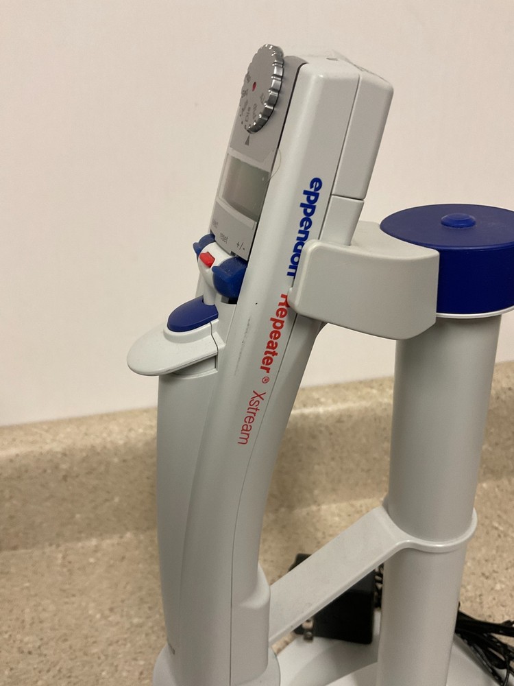 Eppendorf Repeater XStream w/ Charging Stand